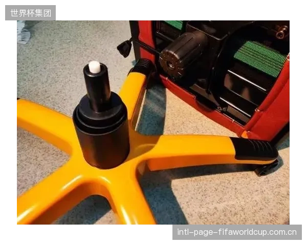 电竞俱乐部在采购座椅时,为何普遍倾向于低价策略,而忽略了因海绵快速下陷造成的长期资产更换成本? 电竞俱乐部在采购座椅时,为何普遍倾向于低价策略,而忽略了因海绵快速下陷造成的长期资产更换成本?
